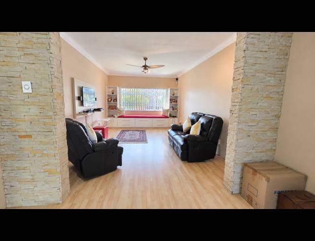 2.5 BEDROOM APARTMENT FOR SALE IN GLENWOOD